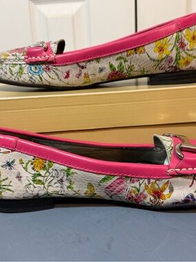 Women's Floral Ballet Flats with Hot Pink Trim loafers 10.5 M “Regina”